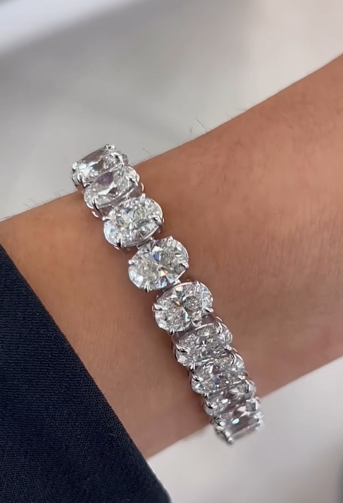 Row-set Large Carat Pure Diamond Bracelte