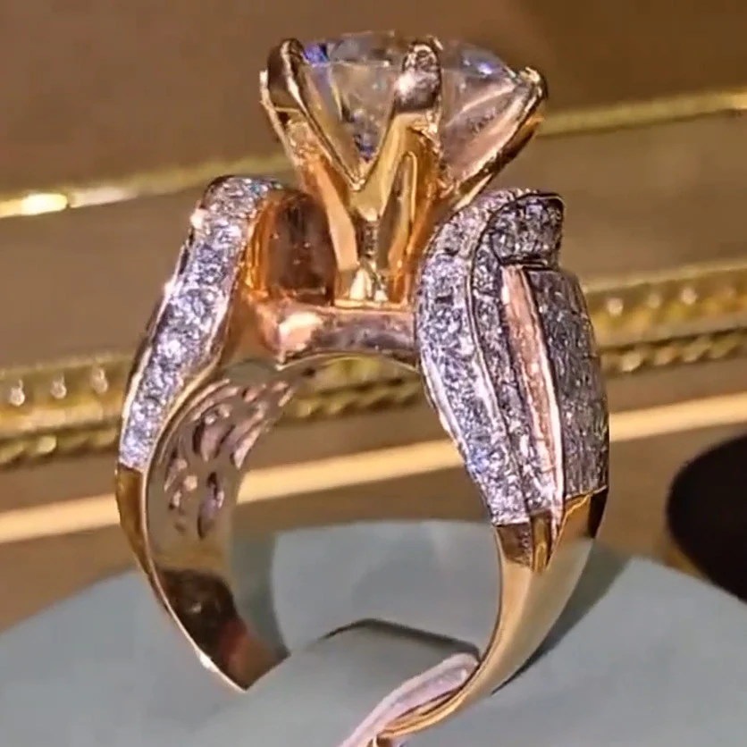 10Ctw Round Cut Vintage Look White Sapphire Engagement Ring