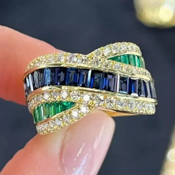 Luxury 4.2ct Emerald Cut Emerald Sapphire Ring