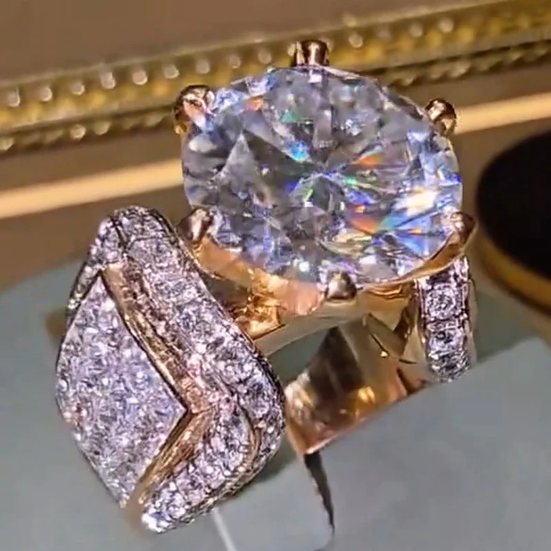 10Ctw Round Cut Vintage Look White Sapphire Engagement Ring