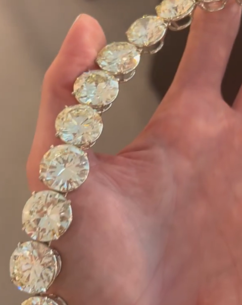Large carat bright cut diamond necklace with large diamonds