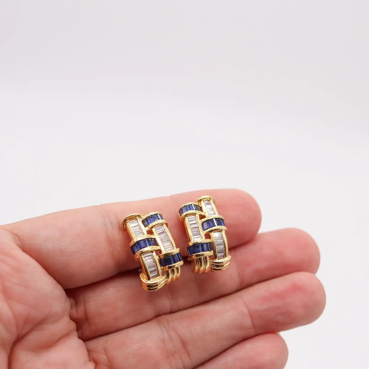 Gemstone-encrusted fashionable woven earrings