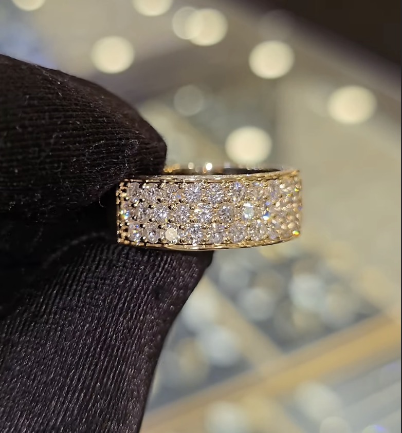 3.5ctw Round Brilliant Cut White Sapphire Band Ring