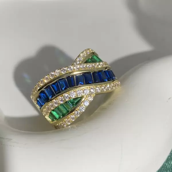 Luxury 4.2ct Emerald Cut Emerald Sapphire Ring