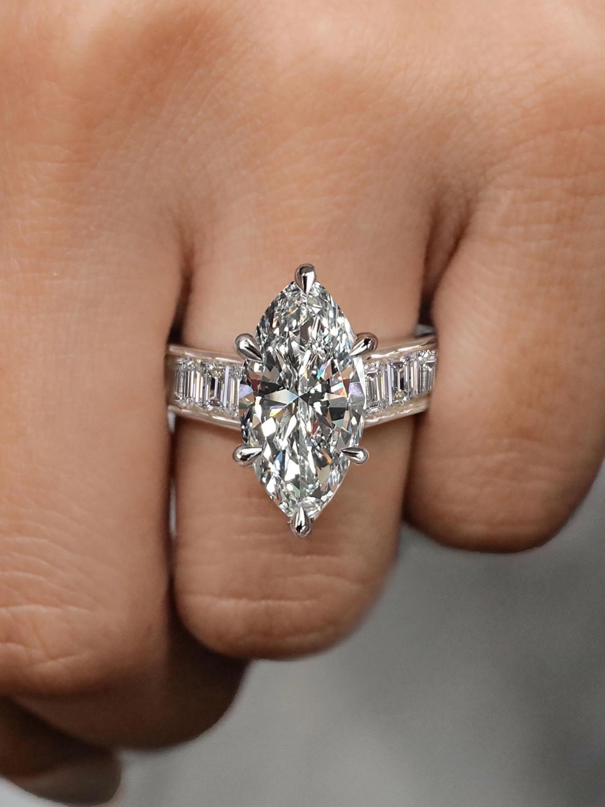 [Copy]7.5ct Asscher Cut White Sapphire Bold Men's Ring