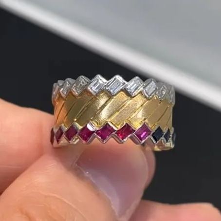 [Copy]Classic collection-level surround gemstone ring