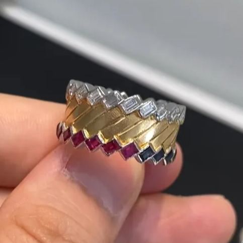 [Copy]Classic collection-level surround gemstone ring