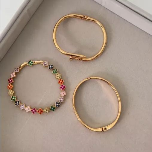 [Copy]Blissstash 7ctw Baguette Cut White Sapphire Bypass Bangle