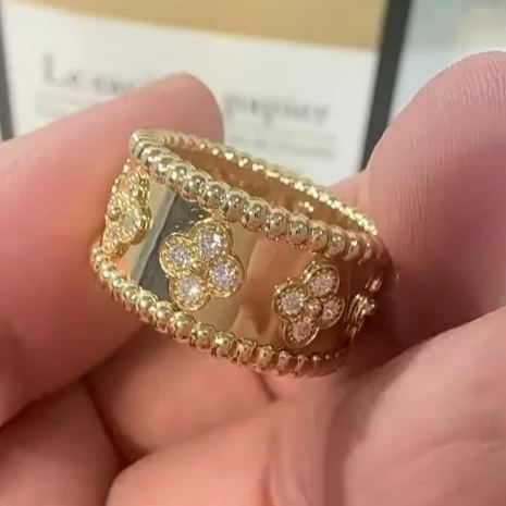 [Copy][Copy][Copy][Copy]2.50 Carat Old Mine Cut Cushion Shape Lab-Grown Diamond Engagement Ring