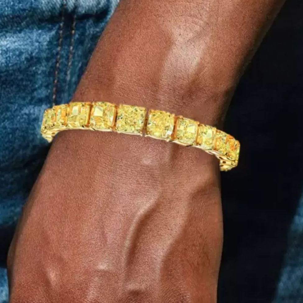 Vintage 7.5ct  Hinged Bracelet