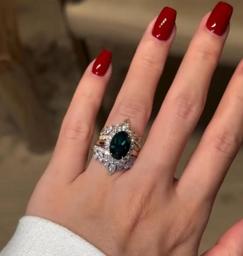 Vintage 10ct Oval Cut Emerald Sapphire (Engagement) Ring - "Royal Garden"