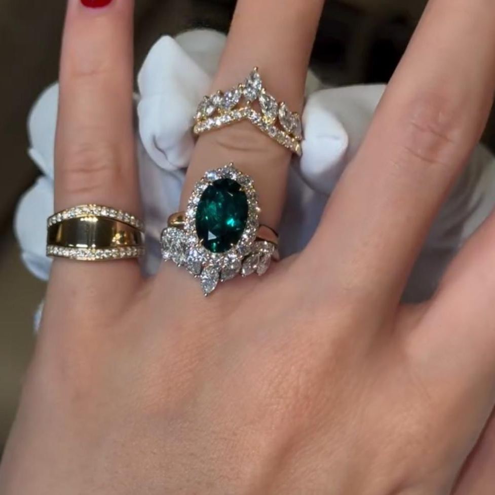 Vintage 10ct Oval Cut Emerald Sapphire (Engagement) Ring - "Royal Garden"