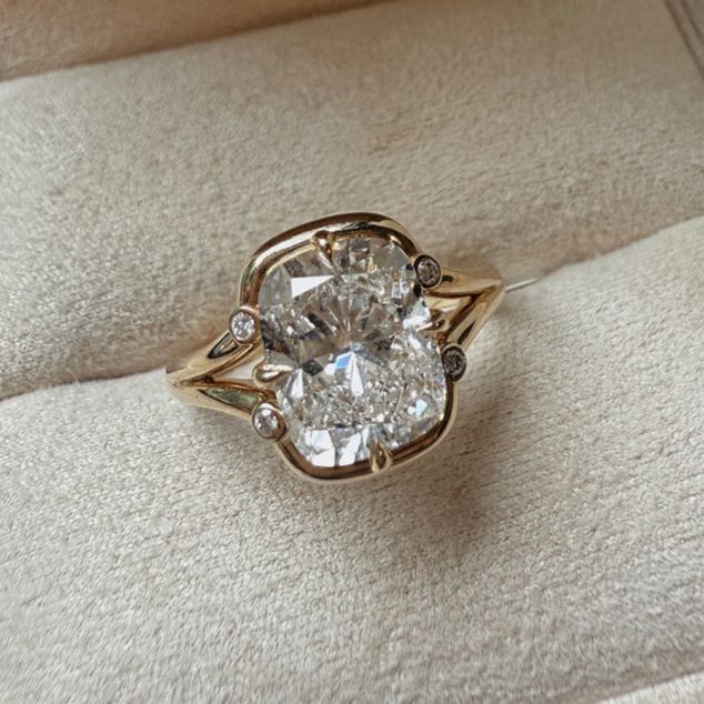 Classic 5.50ct Cushion Cut White Diamond (Engagement) Halo Ring