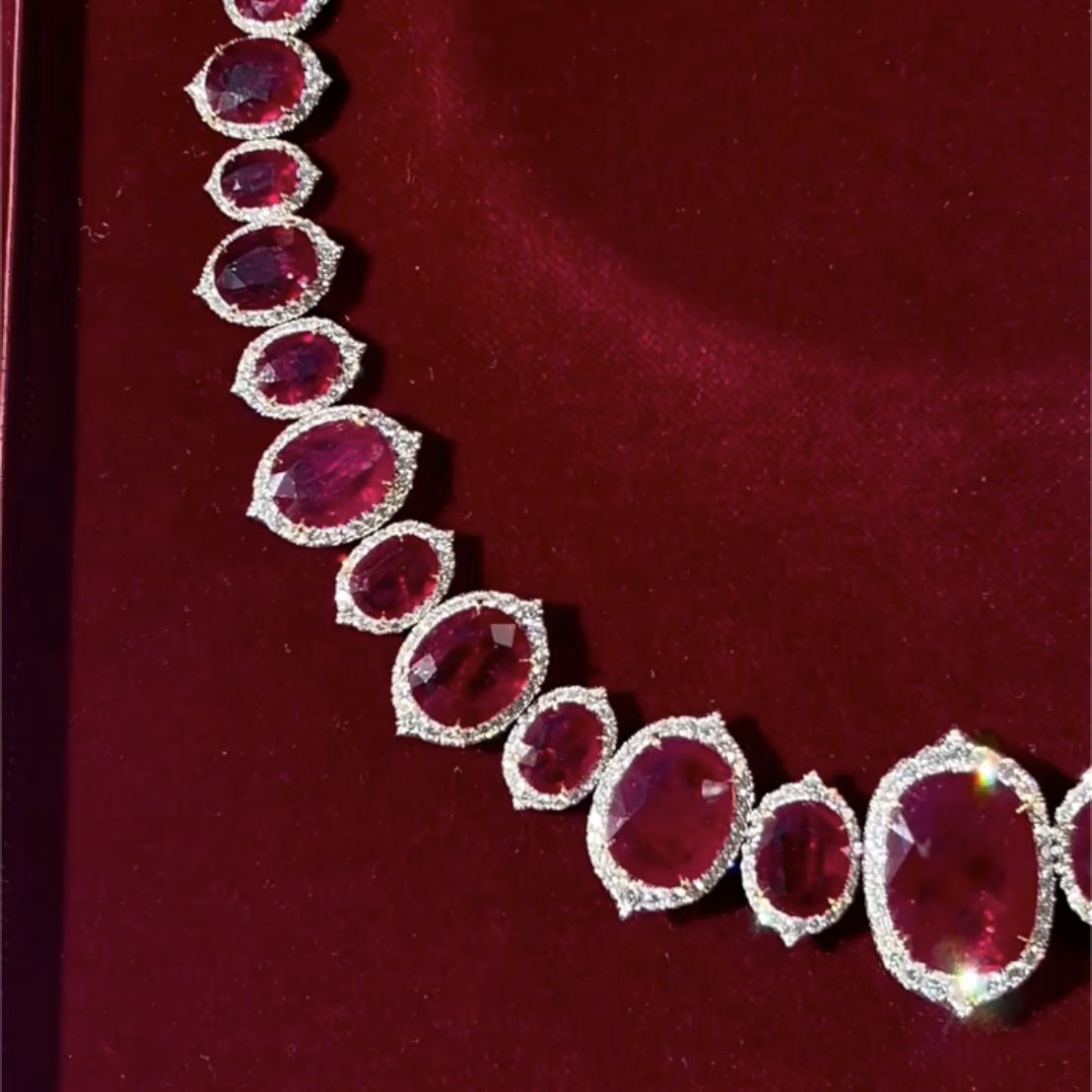 [Copy]18.5ct Oval Cut White Sapphire Necklace