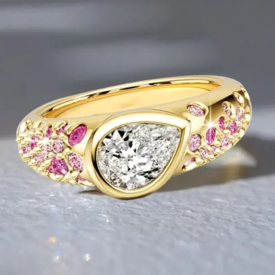 Fashion 2.2ct Pear Cut White Sapphire Romantic Dating Ring