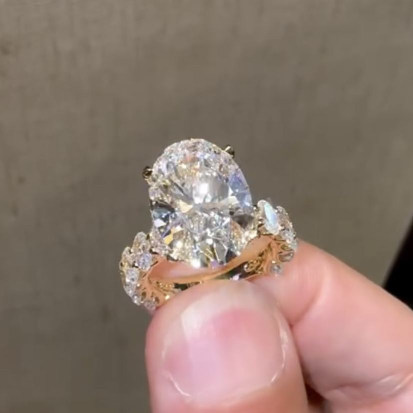 Luxury 7.5ct Oval Cut White Sapphire Engagement Ring