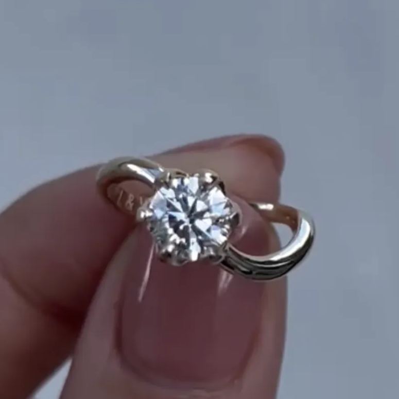 Romantic 2.5ct Round Cut White Sapphire Ring