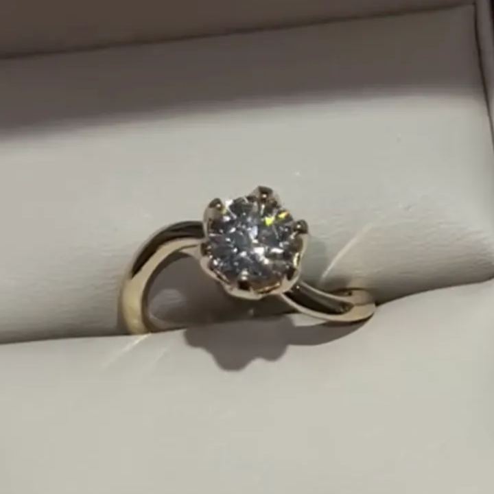 Romantic 2.5ct Round Cut White Sapphire Ring