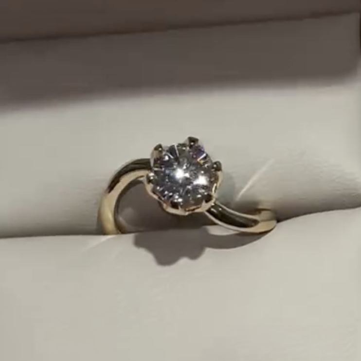 Romantic 2.5ct Round Cut White Sapphire Ring