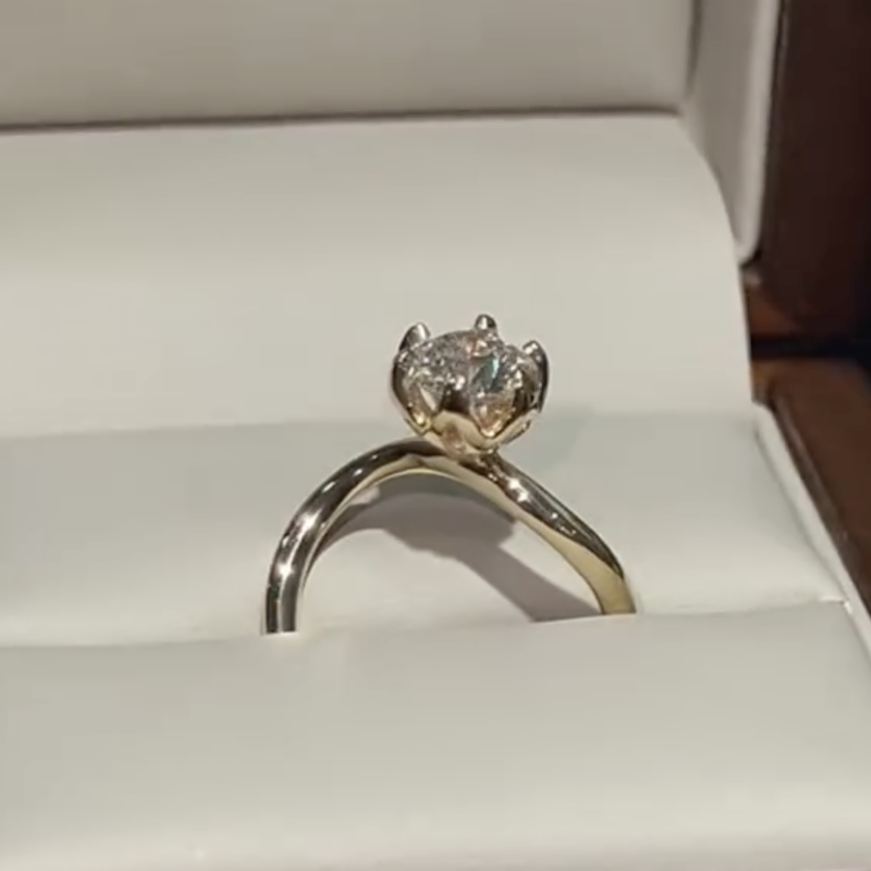 Romantic 2.5ct Round Cut White Sapphire Ring