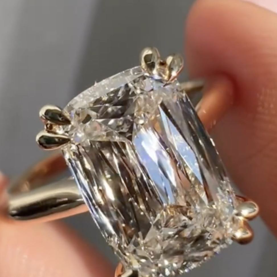 Luxury 6.5ct Emerald Cut White Sapphire Ring