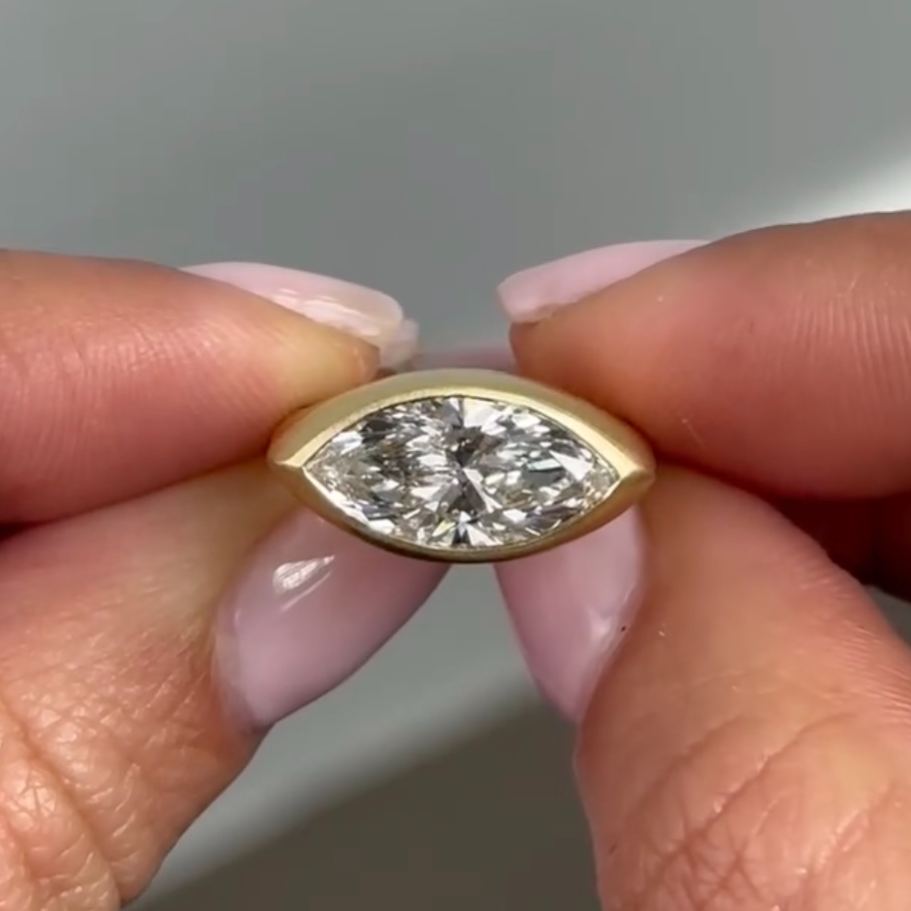 [Copy]3-carat round halo-style U-shaped prong engagement ring