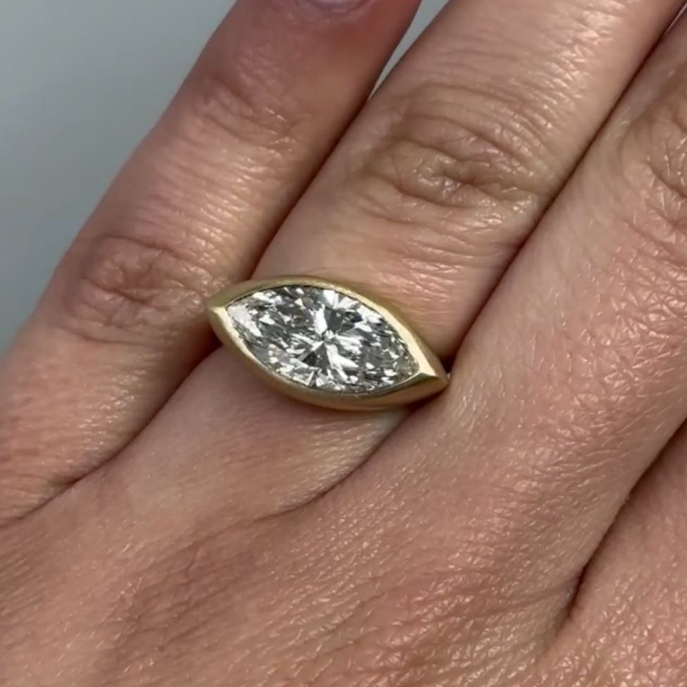 [Copy]3-carat round halo-style U-shaped prong engagement ring