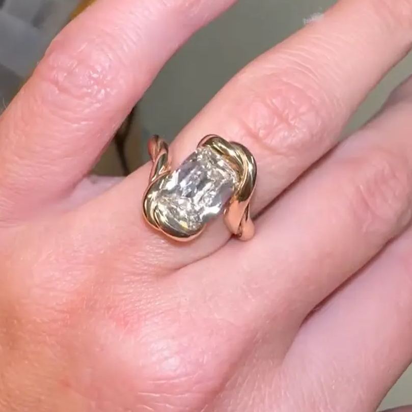 [Copy]Classic Luxe 4ct Oval Cut White Sapphire Engagement Ring