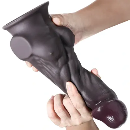 Gode Réaliste Marron Foncé Épais Avec Pectoraux Musclés 23-28 cm