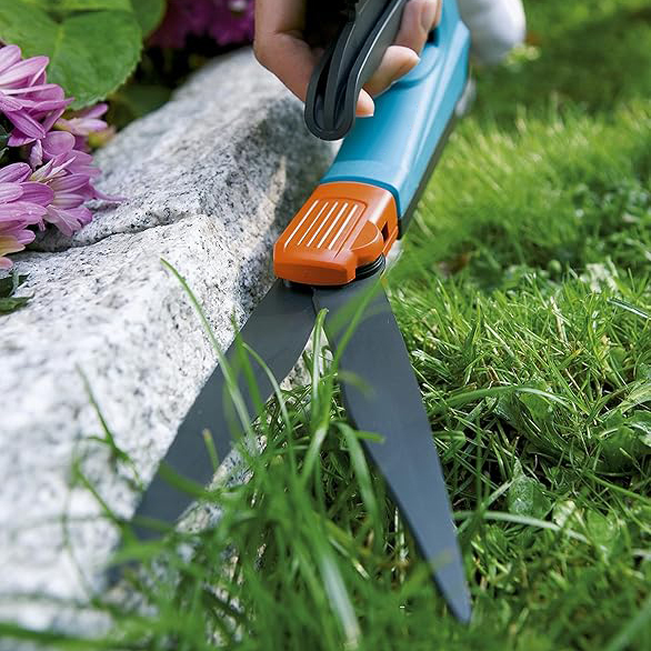 Comfort Grasschere, drehbar: Ideale Gartenschere für den exakten Rasenkantenschnitt, geeignet für Rechts- und Linkshänder, mit ergonomischer Griffform für leichteres Schneiden (8735-20)