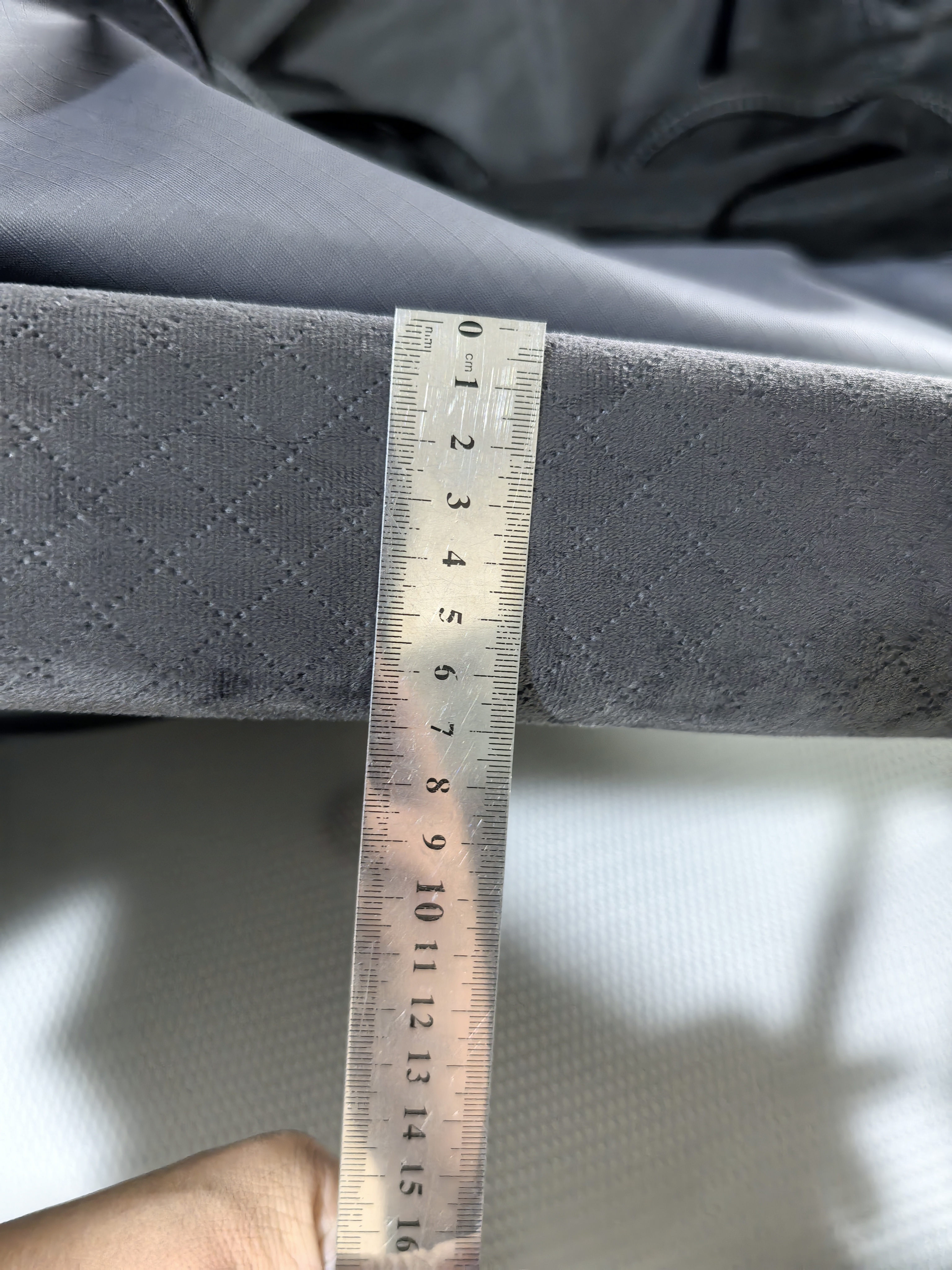 【JVB Pyrenees】La carpa del techo se abre desde el lateral