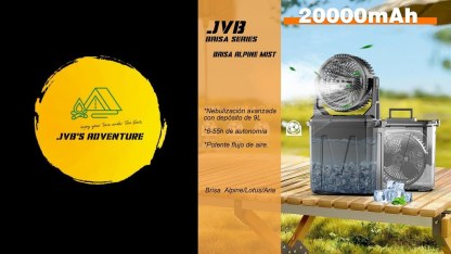 【Brisa Alpine Mist】Ventilador de Camping 9L con Nebulizador, Aire Acondicionado Portátil - 20000mAh Batería Recargable, 4 Velocidades + Temporizador, 3 Boquillas Ajustables, Gancho 180° y USB-C/USB-A (Incluye Función Power Bank)