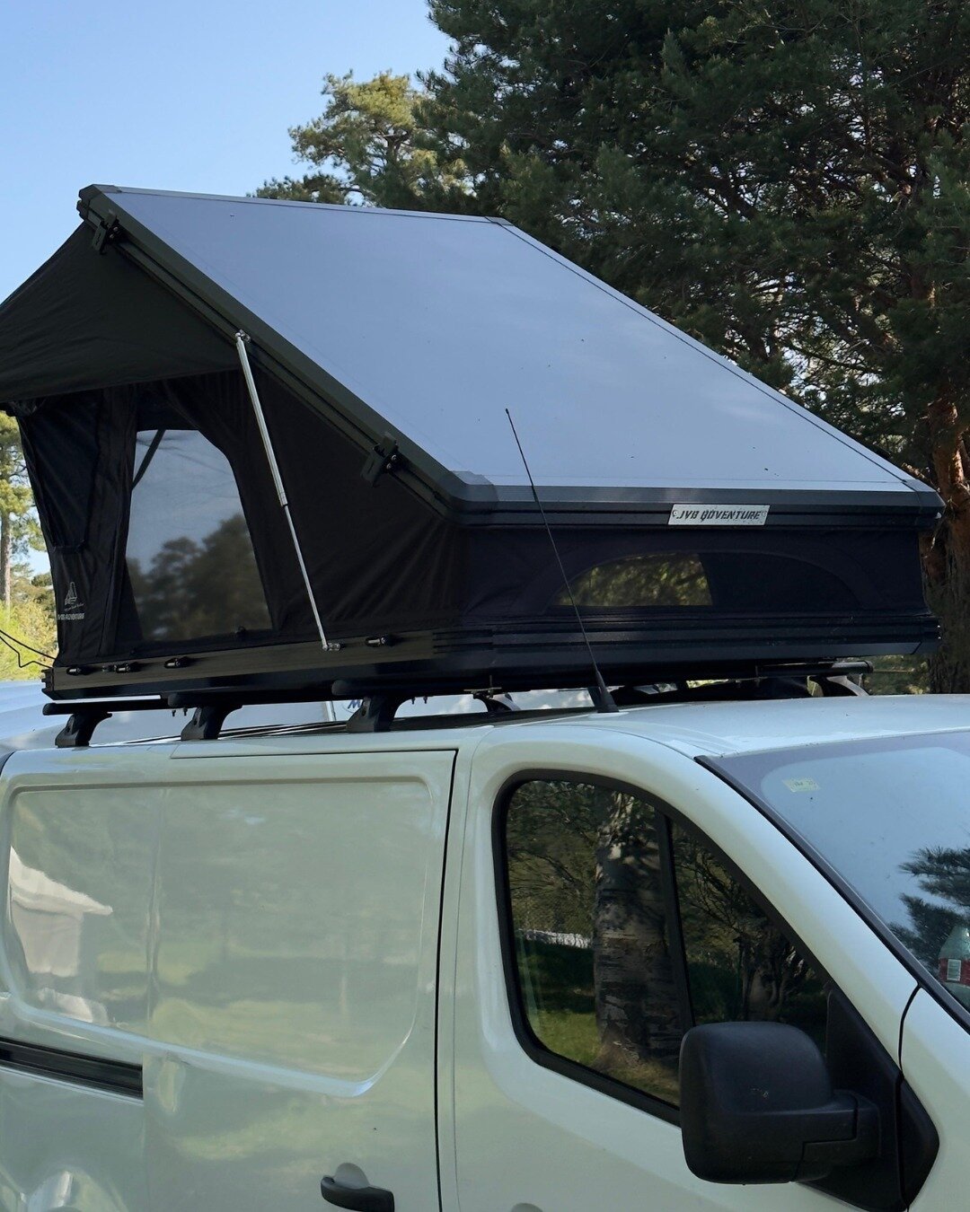 Tienda de campaña con techo elevado triangular de aleación de aluminio