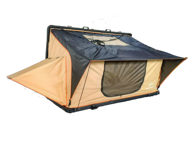 【JVB Pyrenees】La carpa del techo se abre desde el lateral