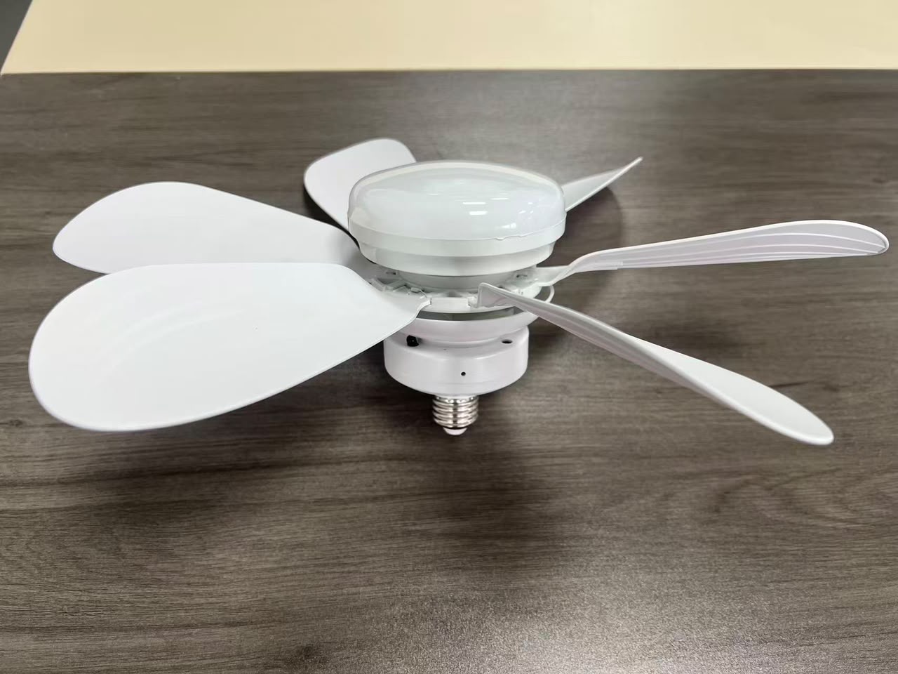 New LED Light Electric Ceiling Fan 3-Speed Dimmable Remote Control Hotel Outdoor Home RV Household Plastic White