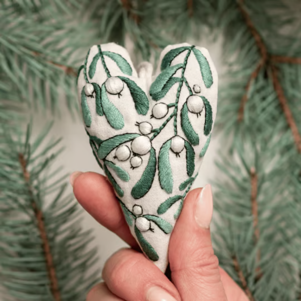 💖DIY Heart Shaped Hand Embroidered Christmas Finished product/DIY material kit