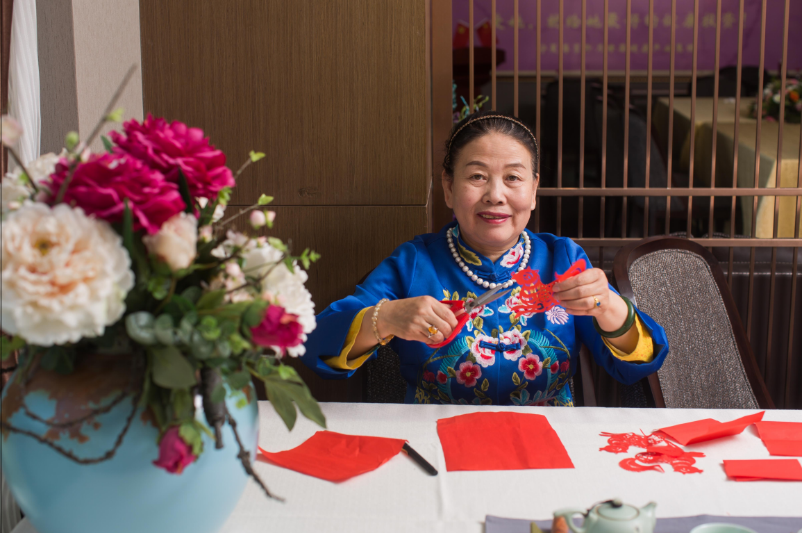 Fu Zhao'e-Papercutartist