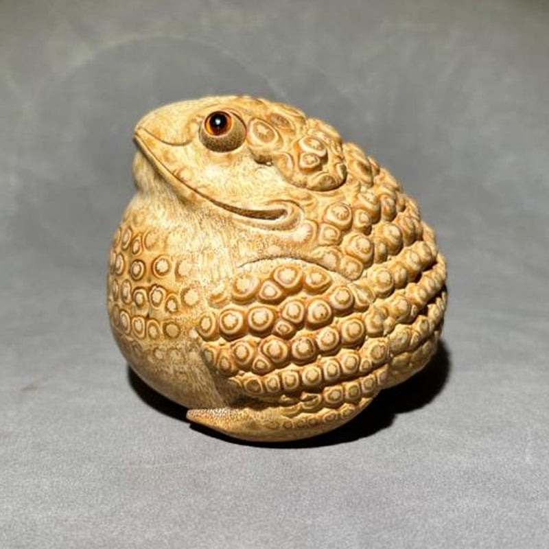 2.8” Purely Handmade Carved Bamboo Root Toad, Eagle Beak, Live Eyes and Three Legs-BetiLife™