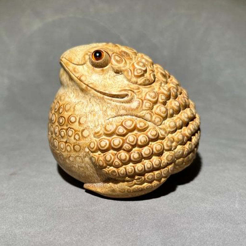 2.8” Purely Handmade Carved Bamboo Root Toad, Eagle Beak, Live Eyes and Three Legs-BetiLife™