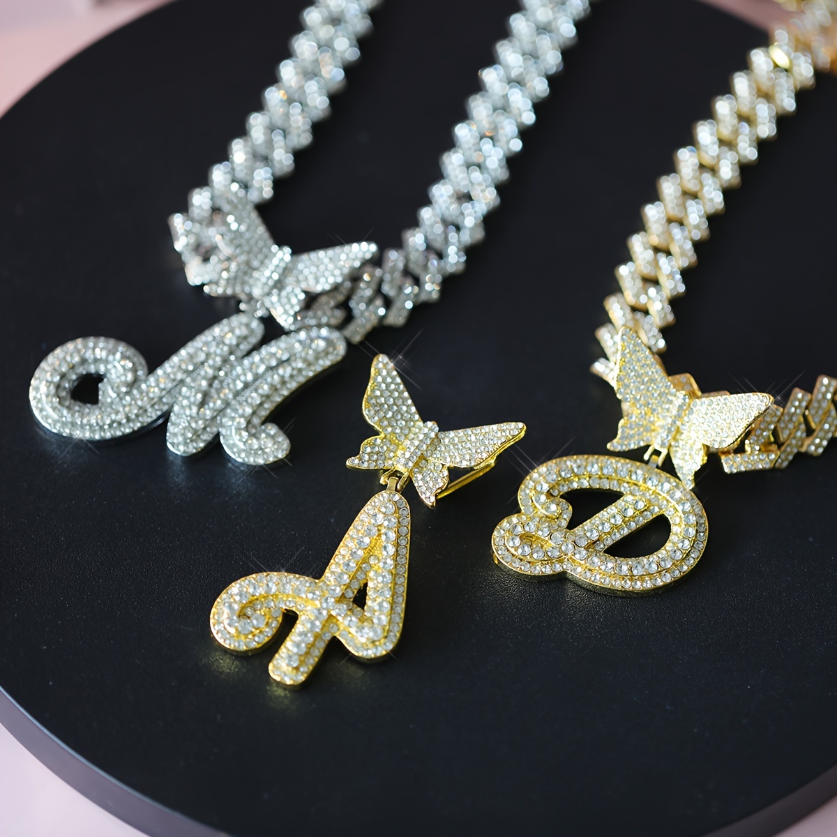 🎁 50% sleva na všechny produkty ! 🦋Dámské šperky Initial Butterfly Pendant Ice Crystal Náhrdelník💎