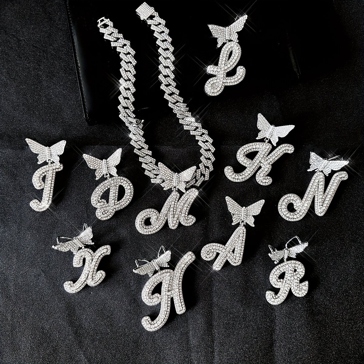 🎁 50% sleva na všechny produkty ! 🦋Dámské šperky Initial Butterfly Pendant Ice Crystal Náhrdelník💎