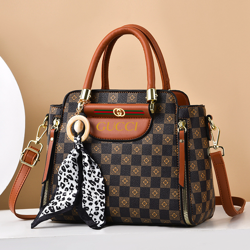 GUCCI Нова модна кожена чанта в контрастен цвят от 2024 г