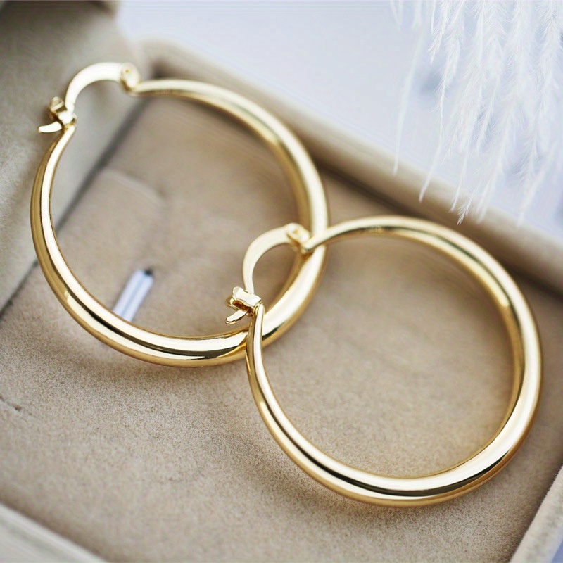 🎁 50% sleva na všechny produkty !💫Jednoduché kruhové náušnice z 18K zlata✨