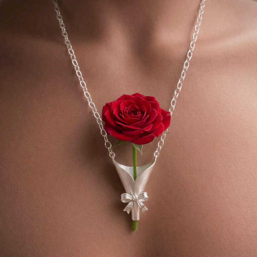 Real Flower Keepsake Necklace – DIY Floral Bouquet