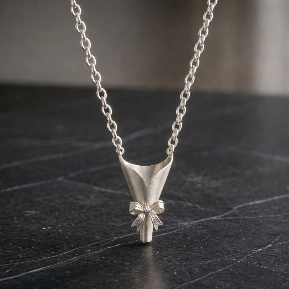 Real Flower Keepsake Necklace – DIY Floral Bouquet