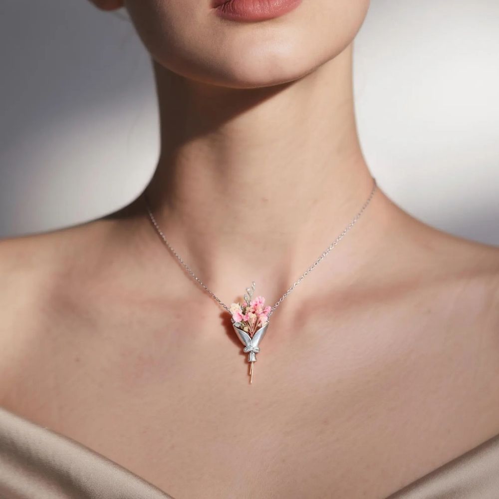 Real Flower Keepsake Necklace – DIY Floral Bouquet
