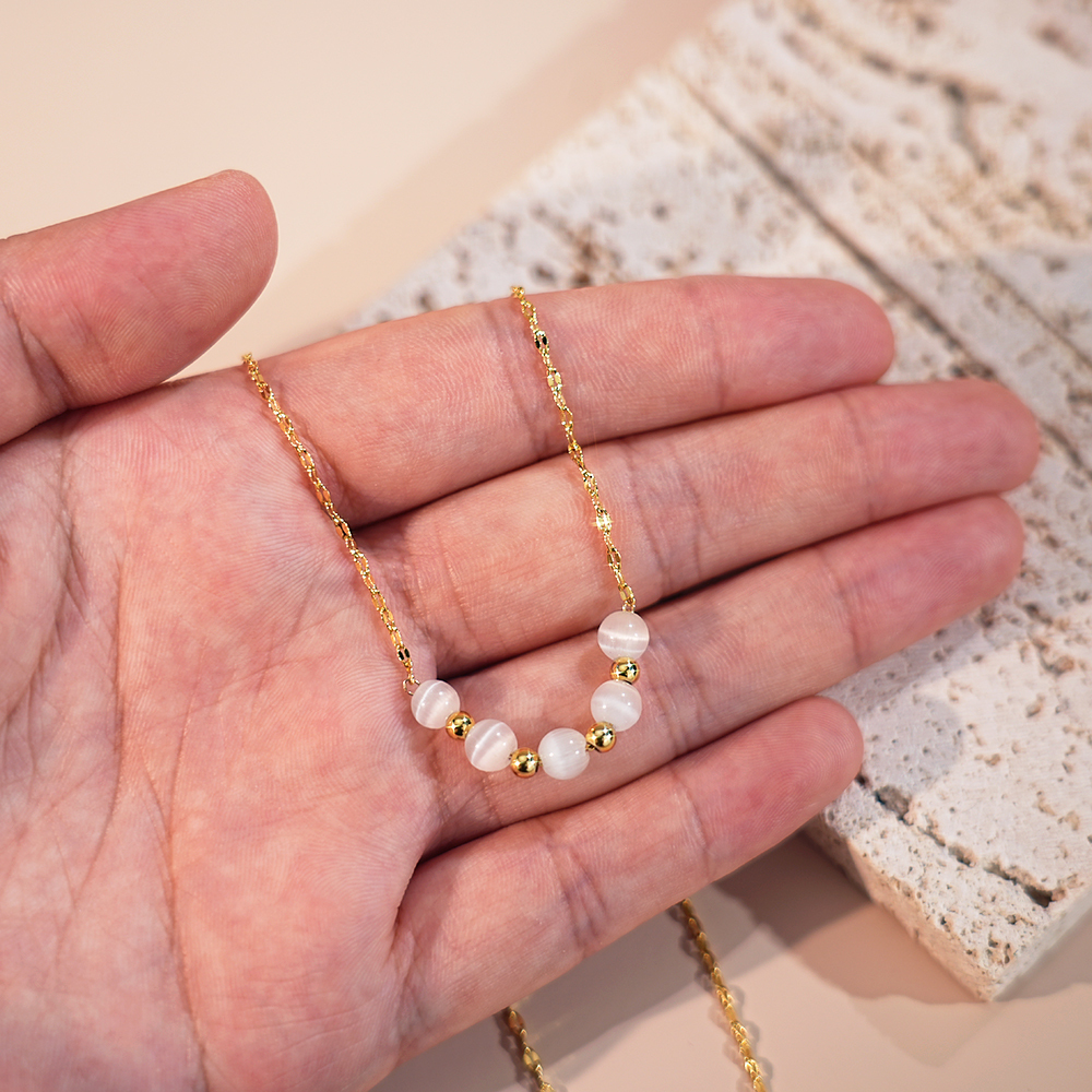 Women's Pearl Necklace