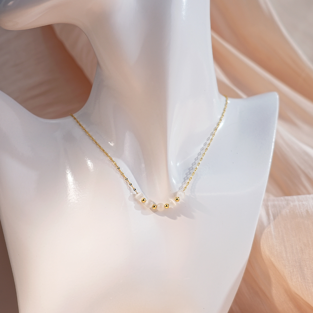 Women's Pearl Necklace