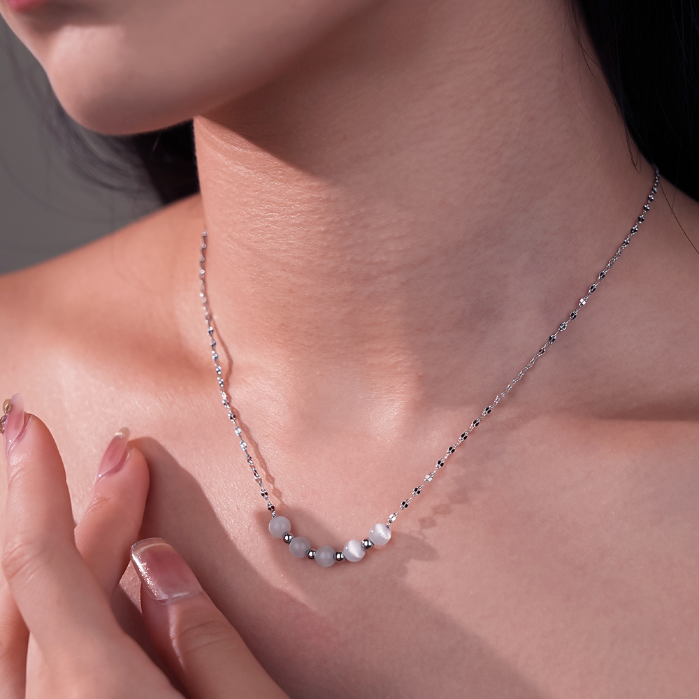 Women's Pearl Necklace