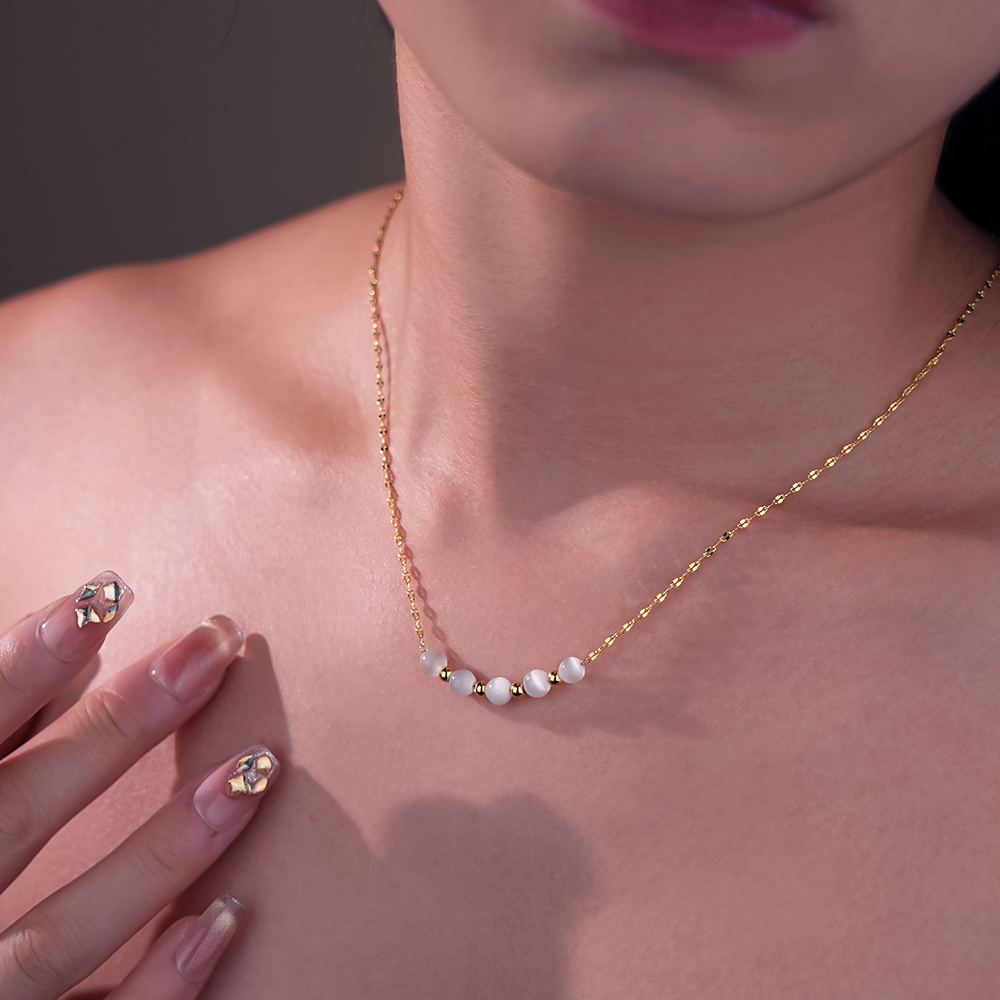 Women's Pearl Necklace